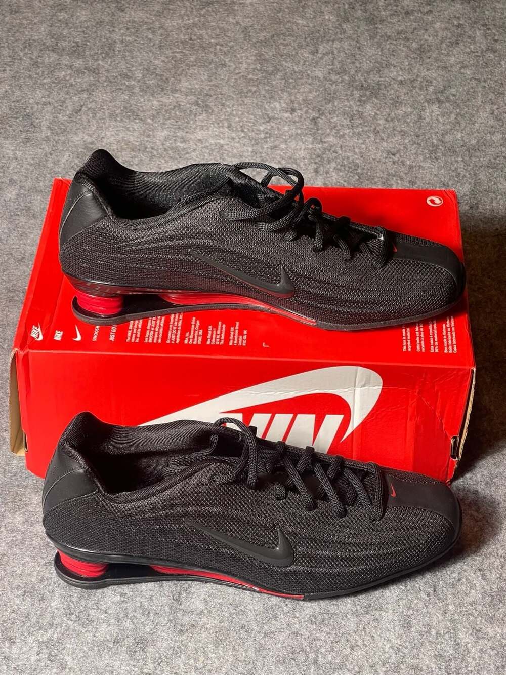 Nike Shox Z Black/University Red Sneakers HQ7540-002